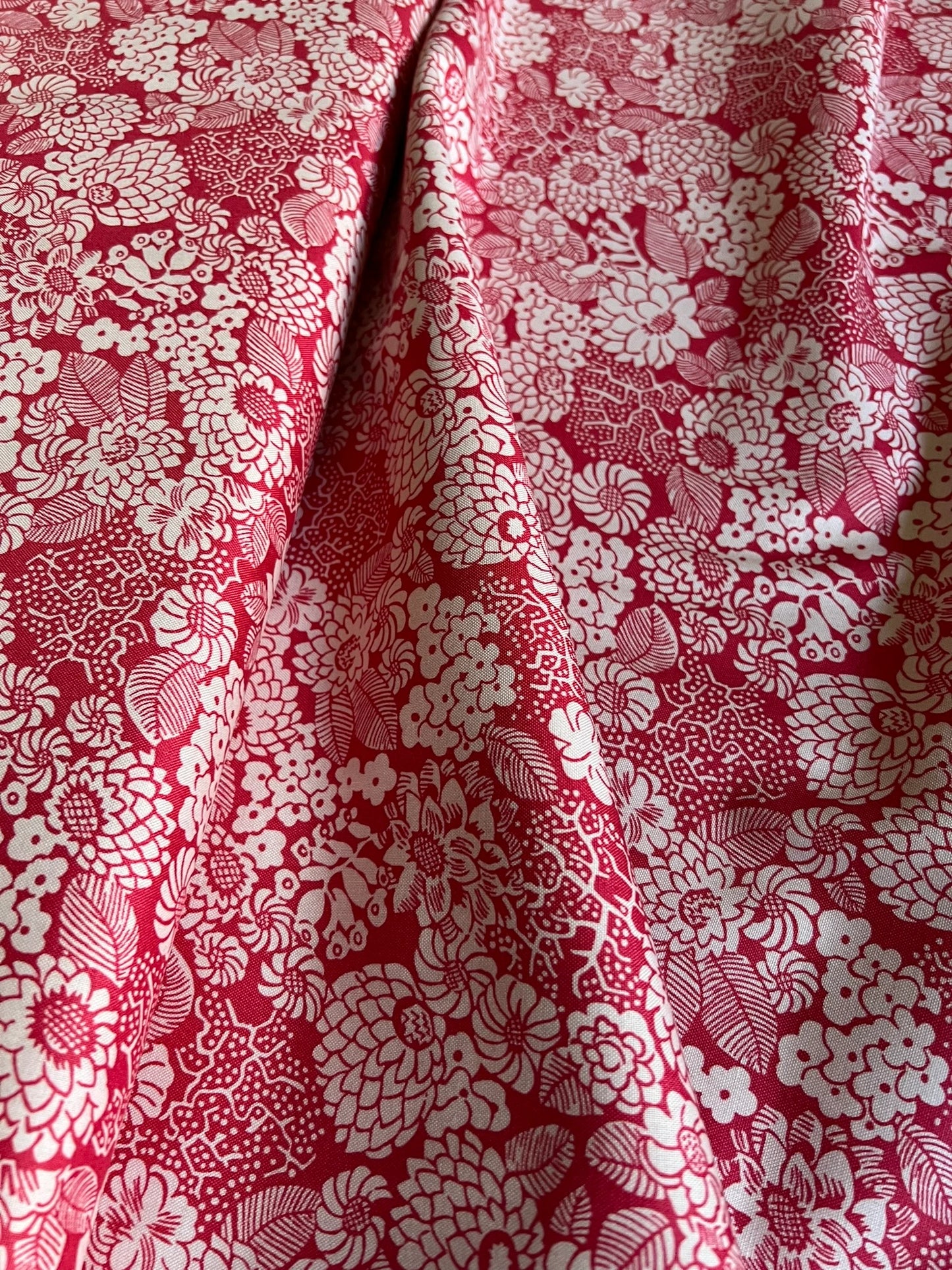 Liberty Fabric Arthur's Garden - Dahlia Garden red