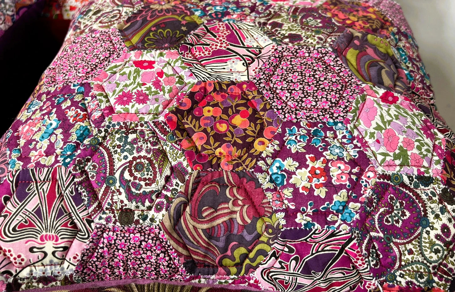 49 Liberty Lawn Paper Piecing Precut Hexagons - Magenta