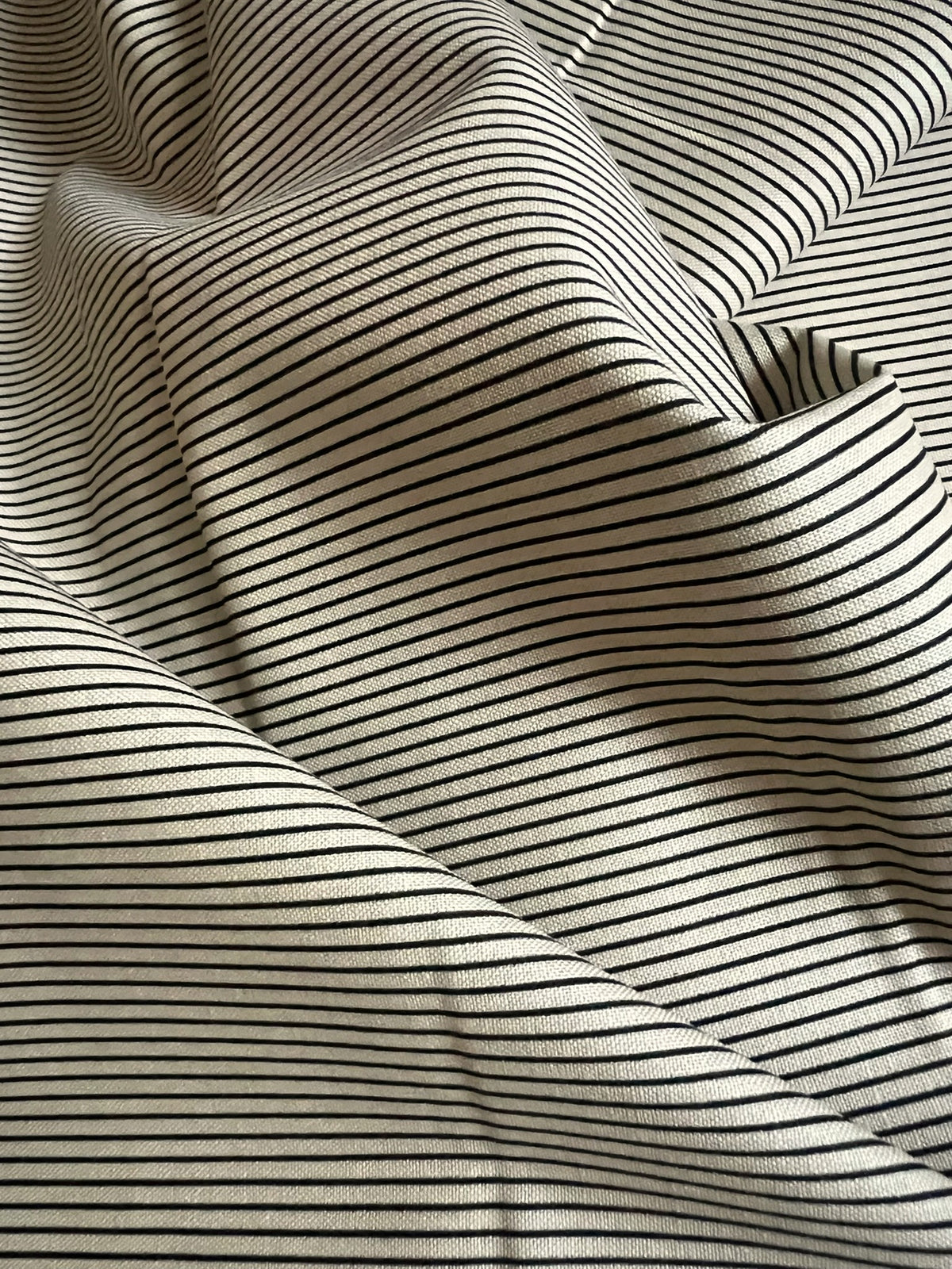 Makower Madison Manor - Thin Stripe cream