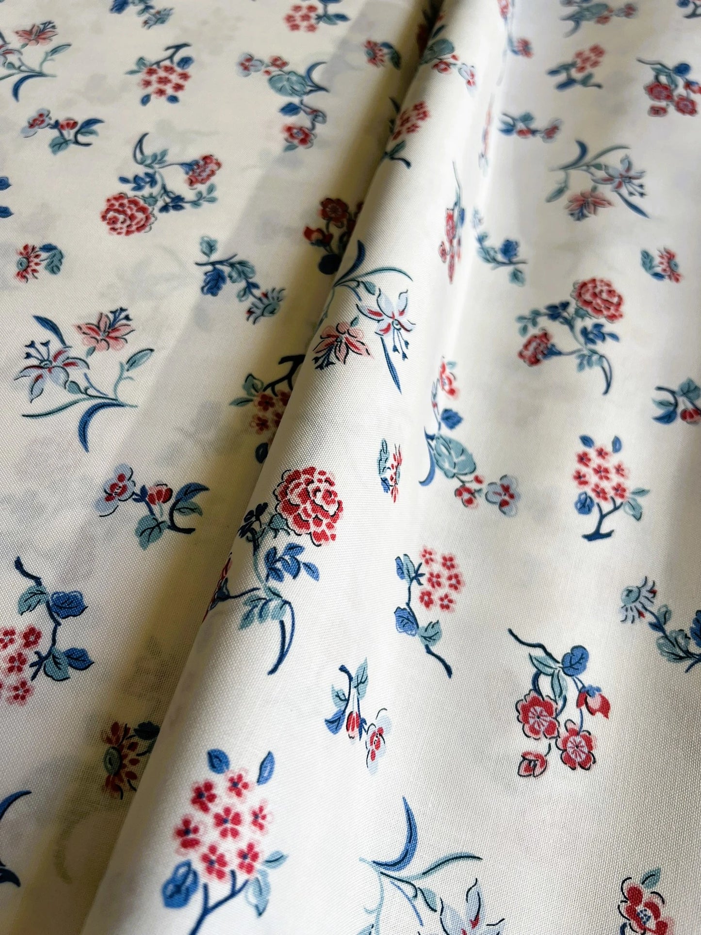 Liberty Fabric Arthur's Garden - Tumbling Posies