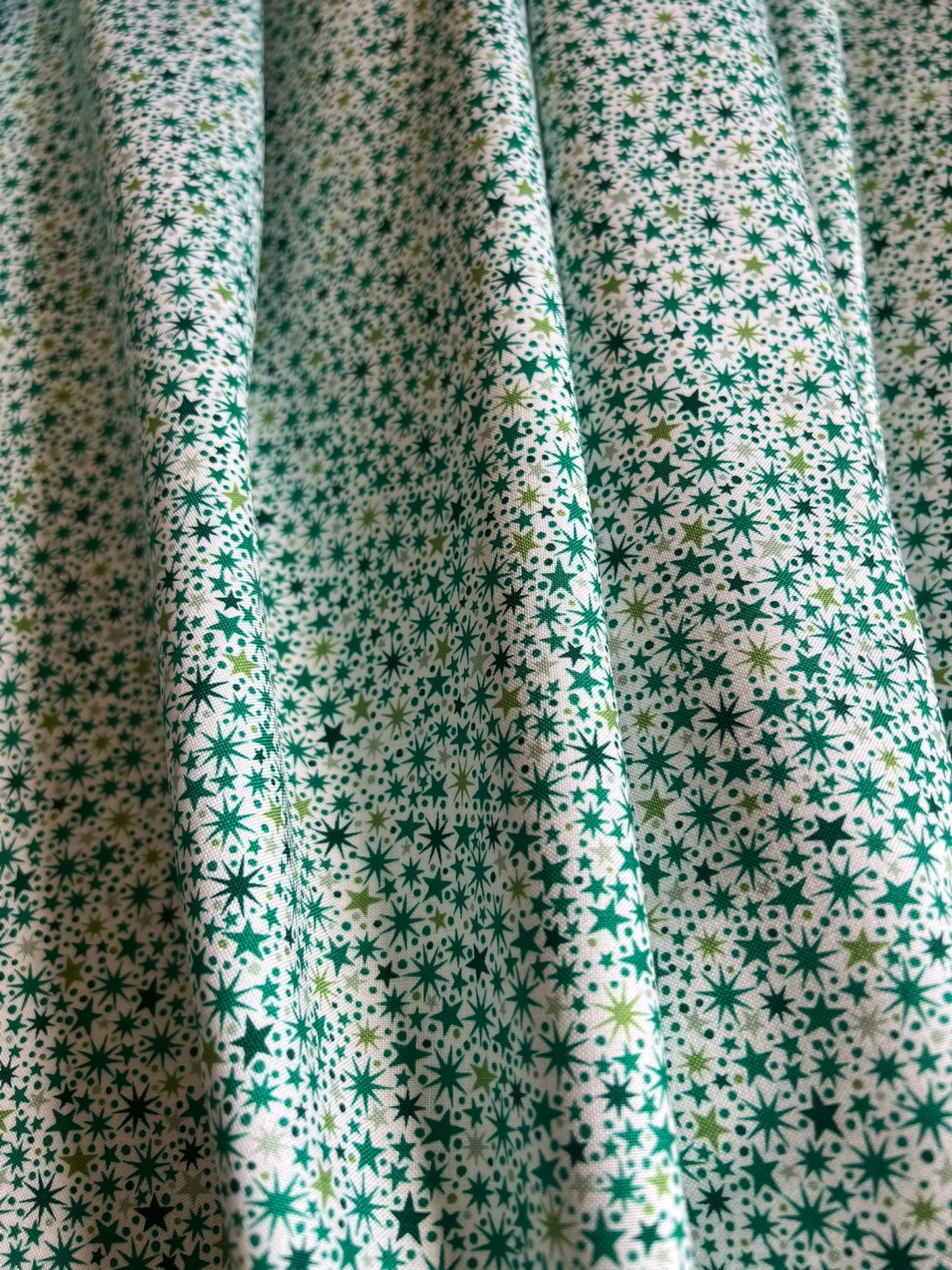 Makower Nutcracker Christmas Collection - Twinkle, green/cream