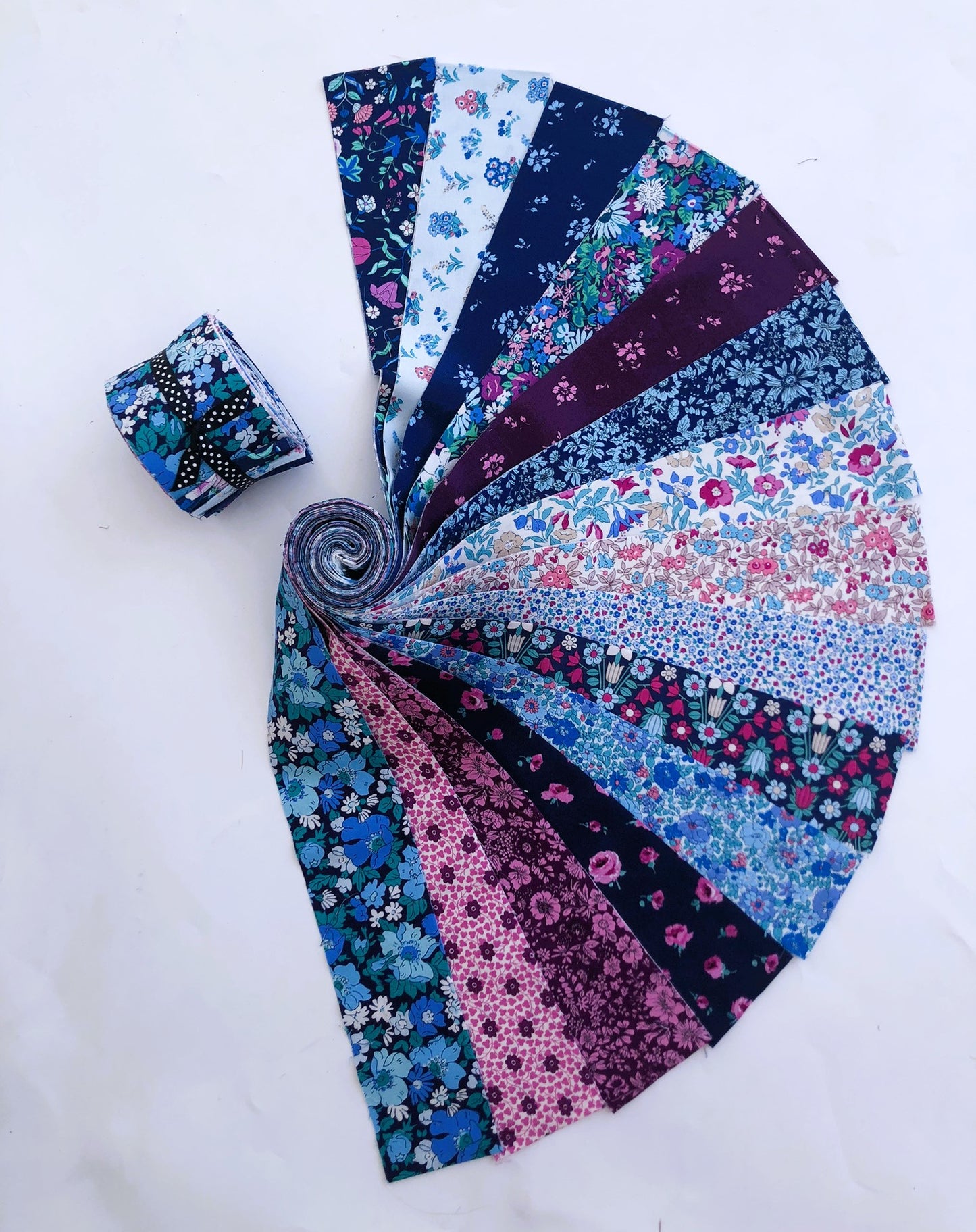 Liberty Quilting Cotton Jelly Roll - 15 Flower Show Midnight collection