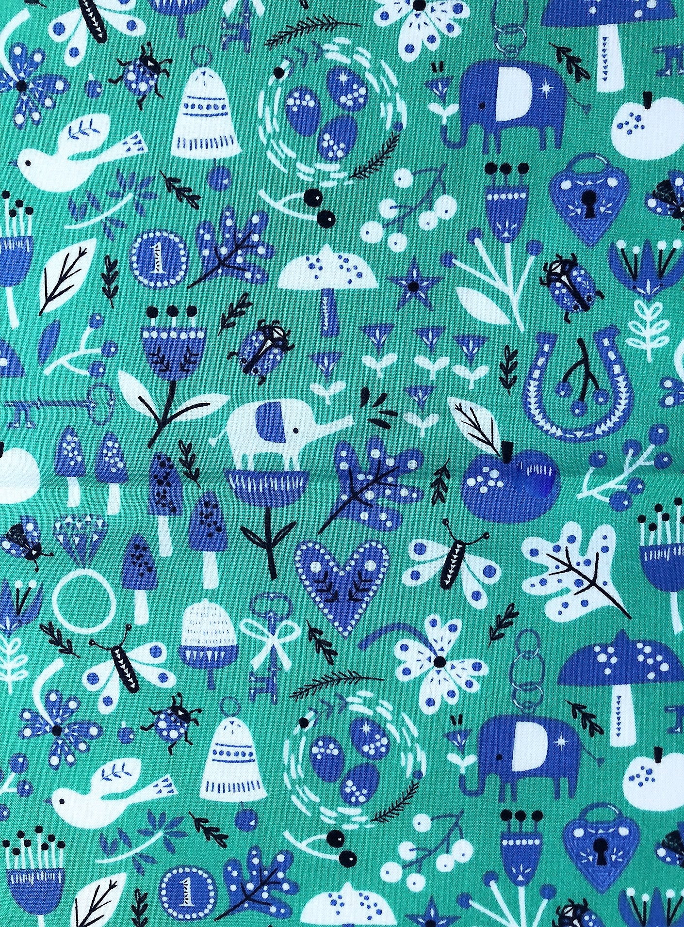 Dashwood Bundle of 7 Fat Quarters - Lost Treasures
