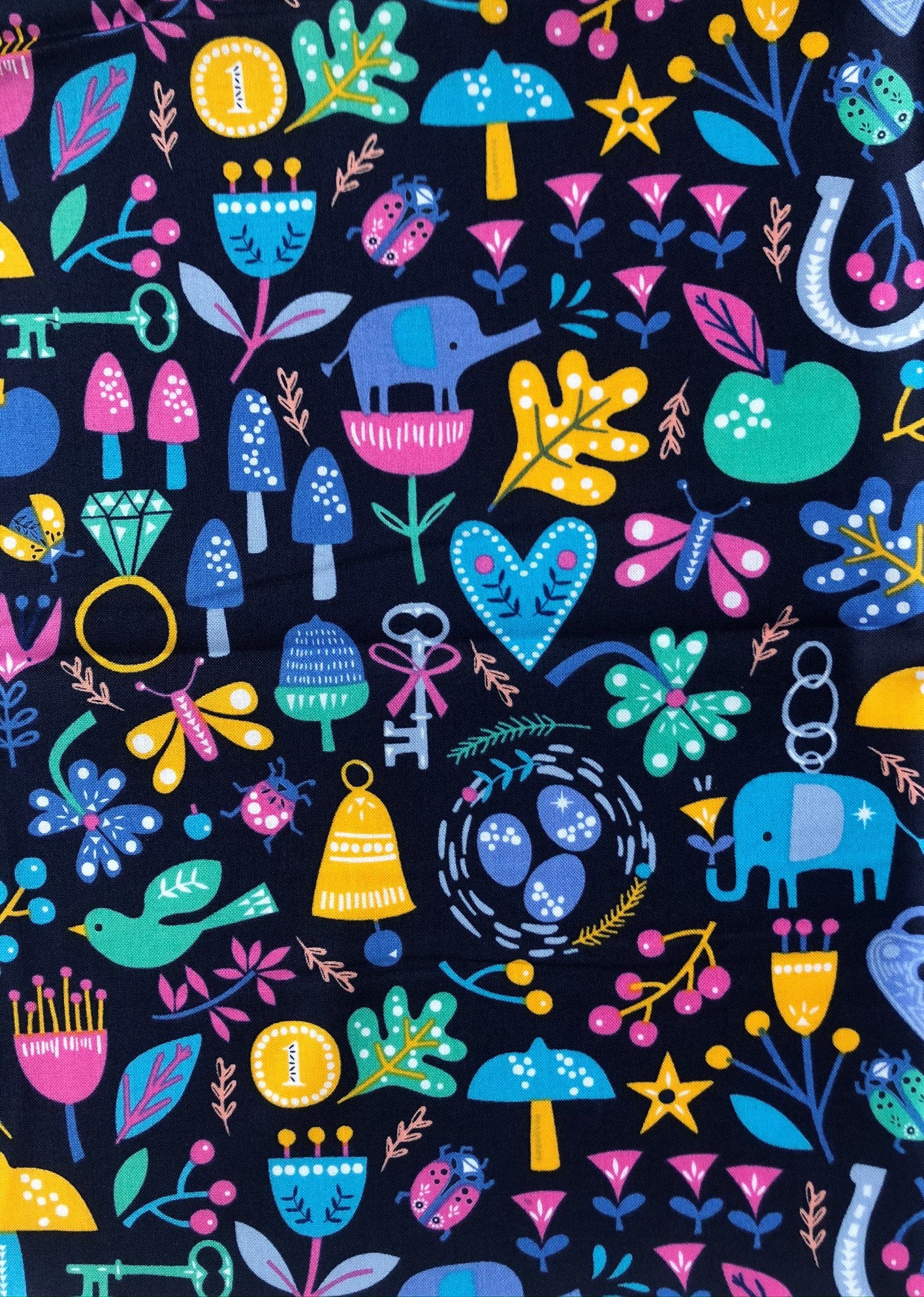 Dashwood Bundle of 7 Fat Quarters - Lost Treasures
