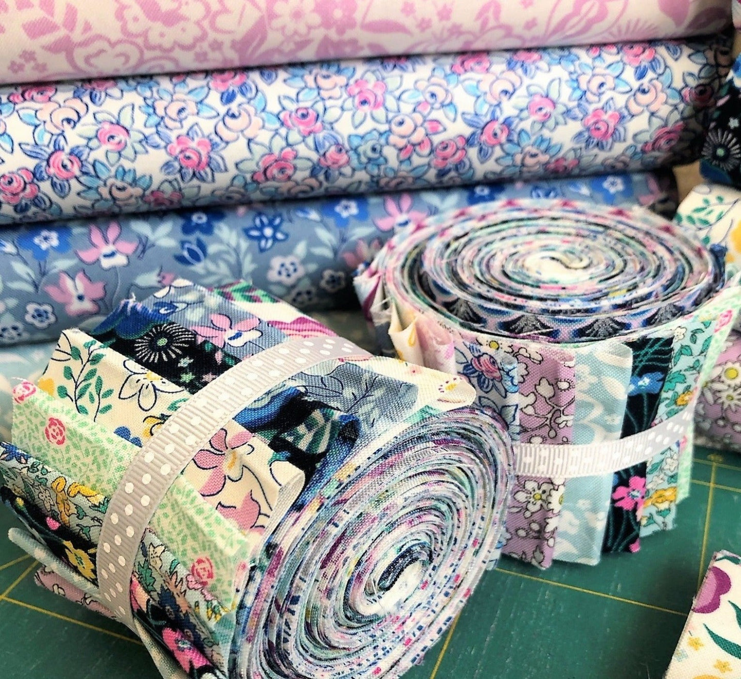 Jelly Roll Liberty quilting cotton - Deco Dance