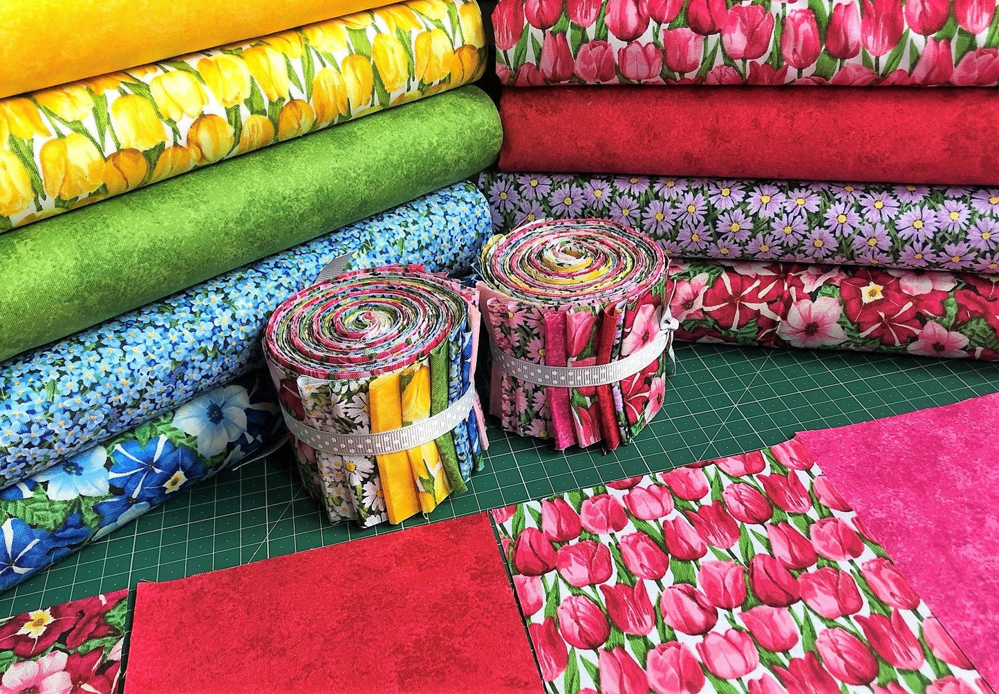 Jelly Roll Fabric Makower - Summer Garden and Spraytime