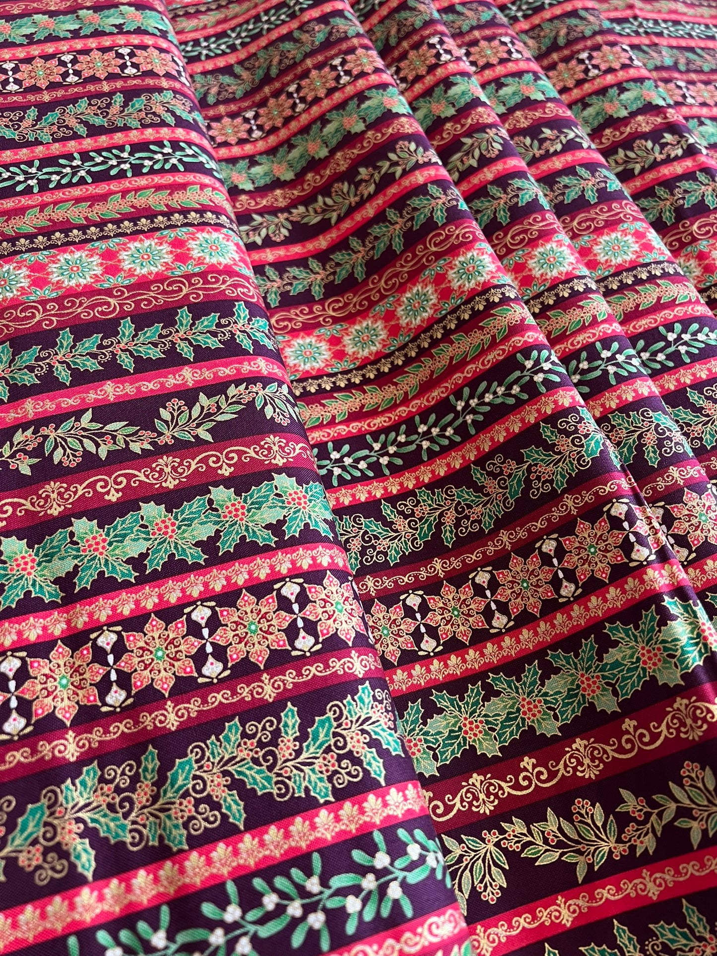 Makower Adorn Christmas Collection - Garland Stripe, burgundy