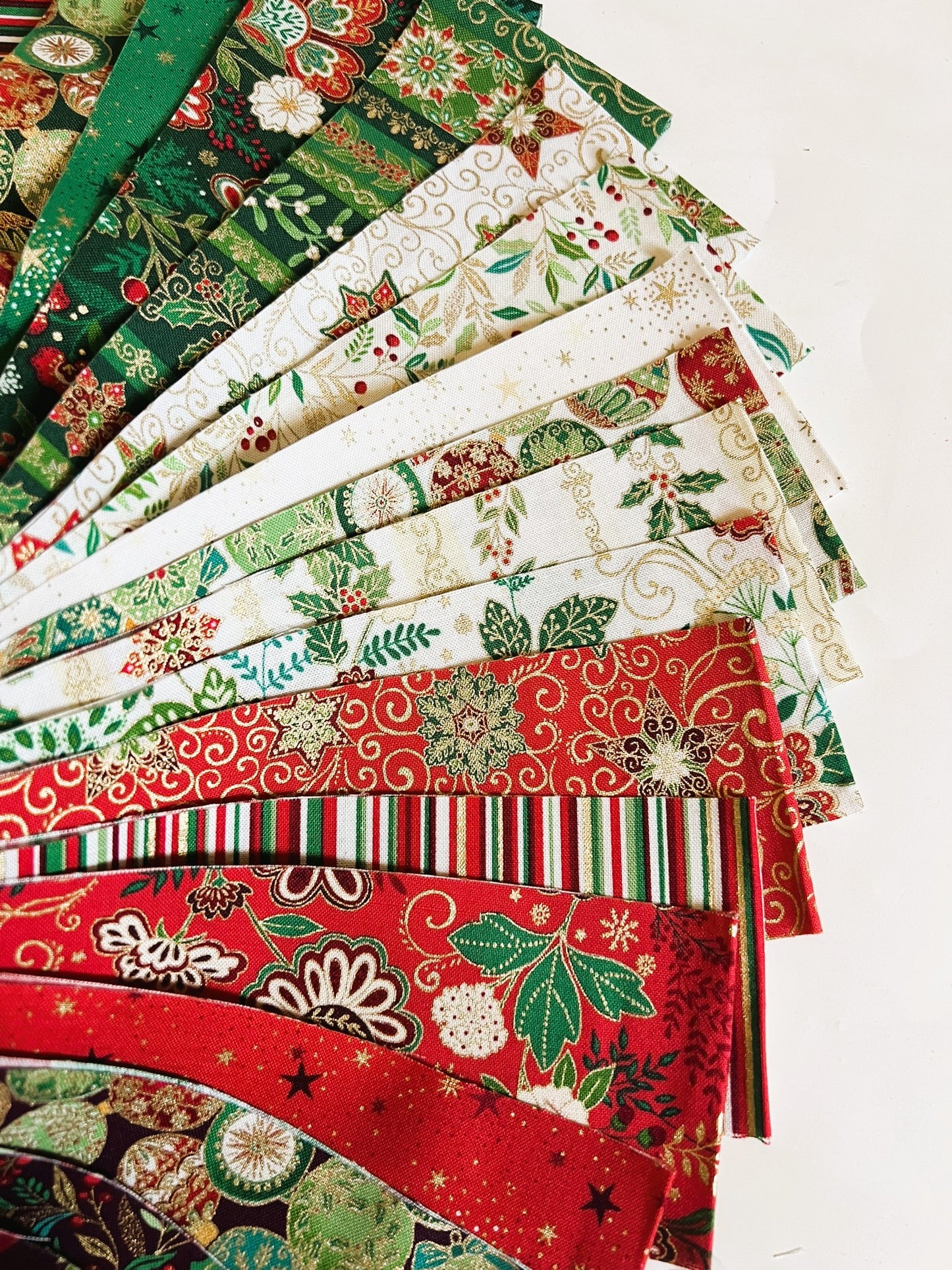 Makower Adorn Christmas Collection - Jelly Roll