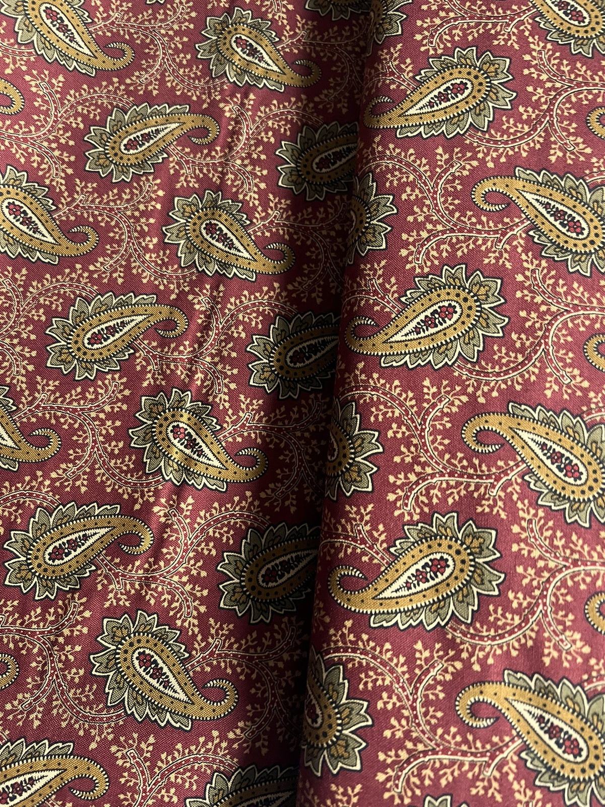 Makower Madison Manor - Paisley red