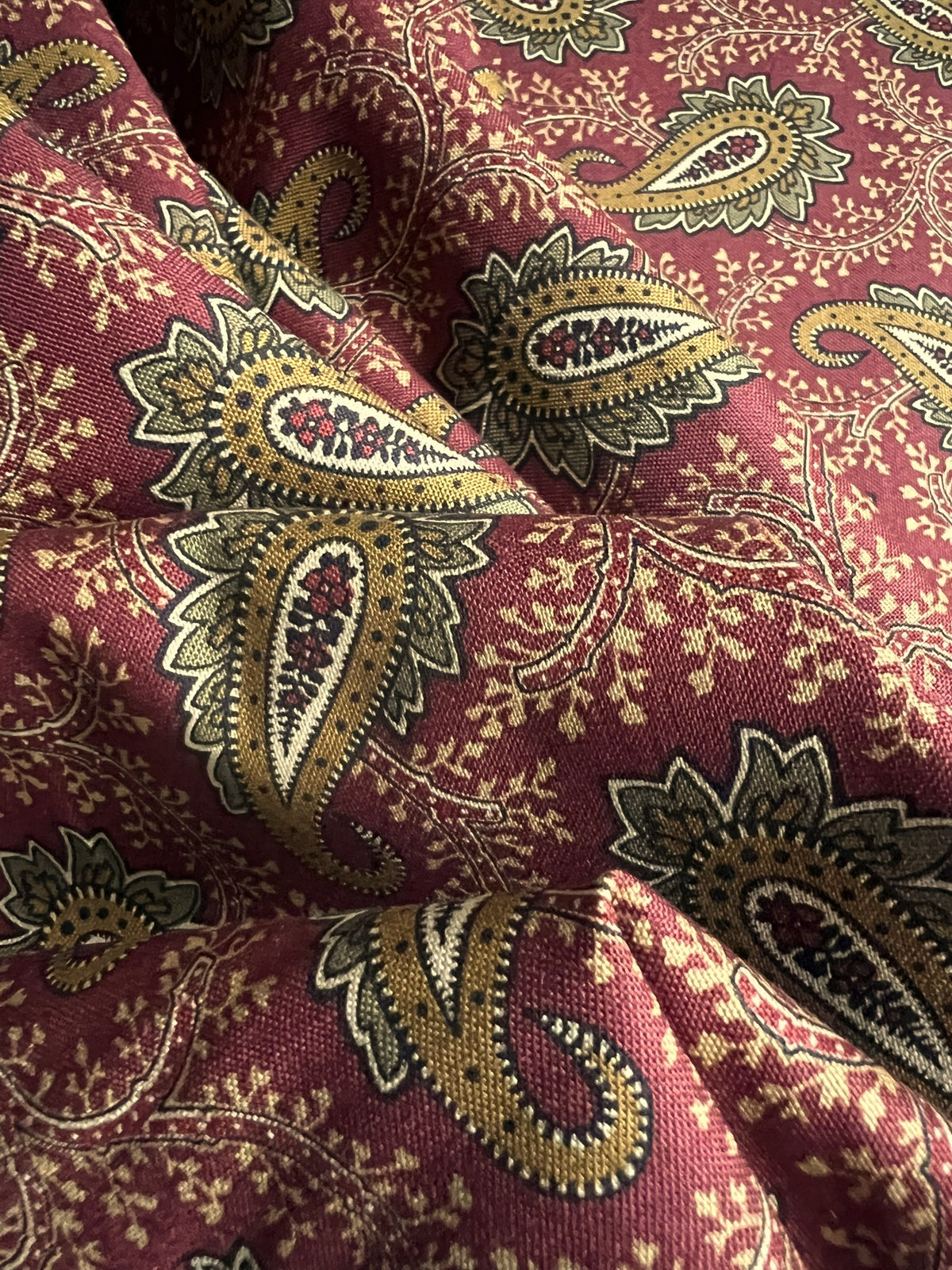 Makower Madison Manor - Paisley red