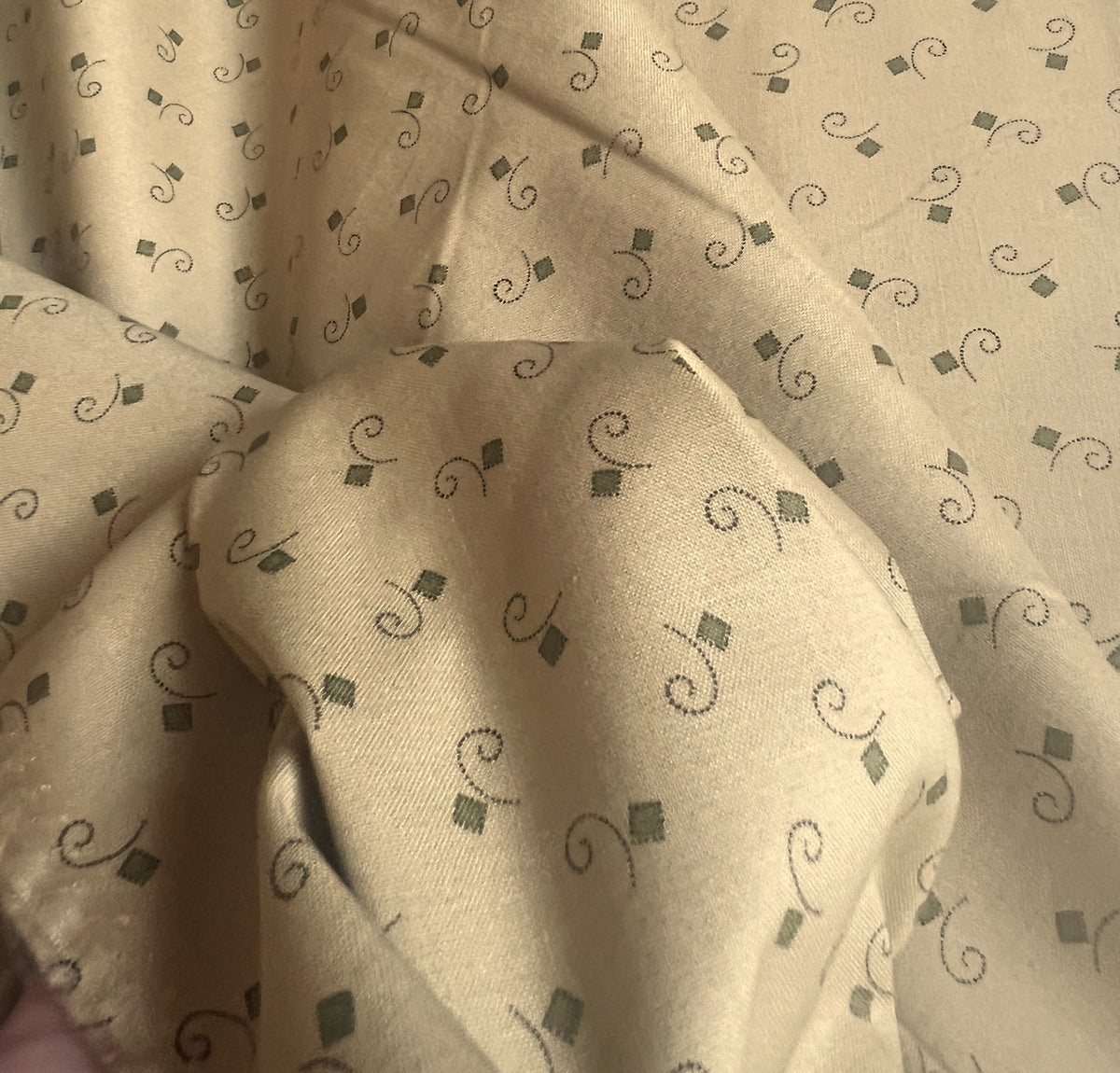 Makower Madison Manor - Square Curl green