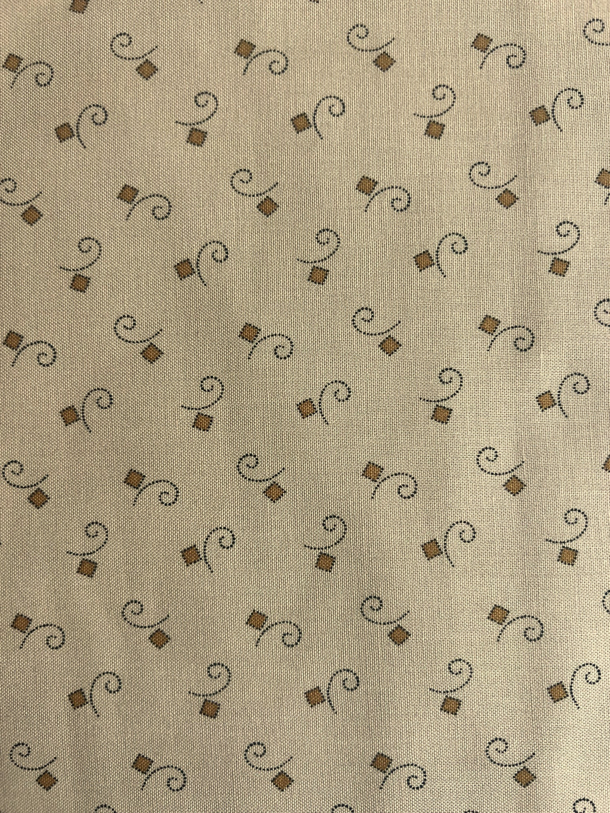 Makower Madison Manor - Square Curl tan