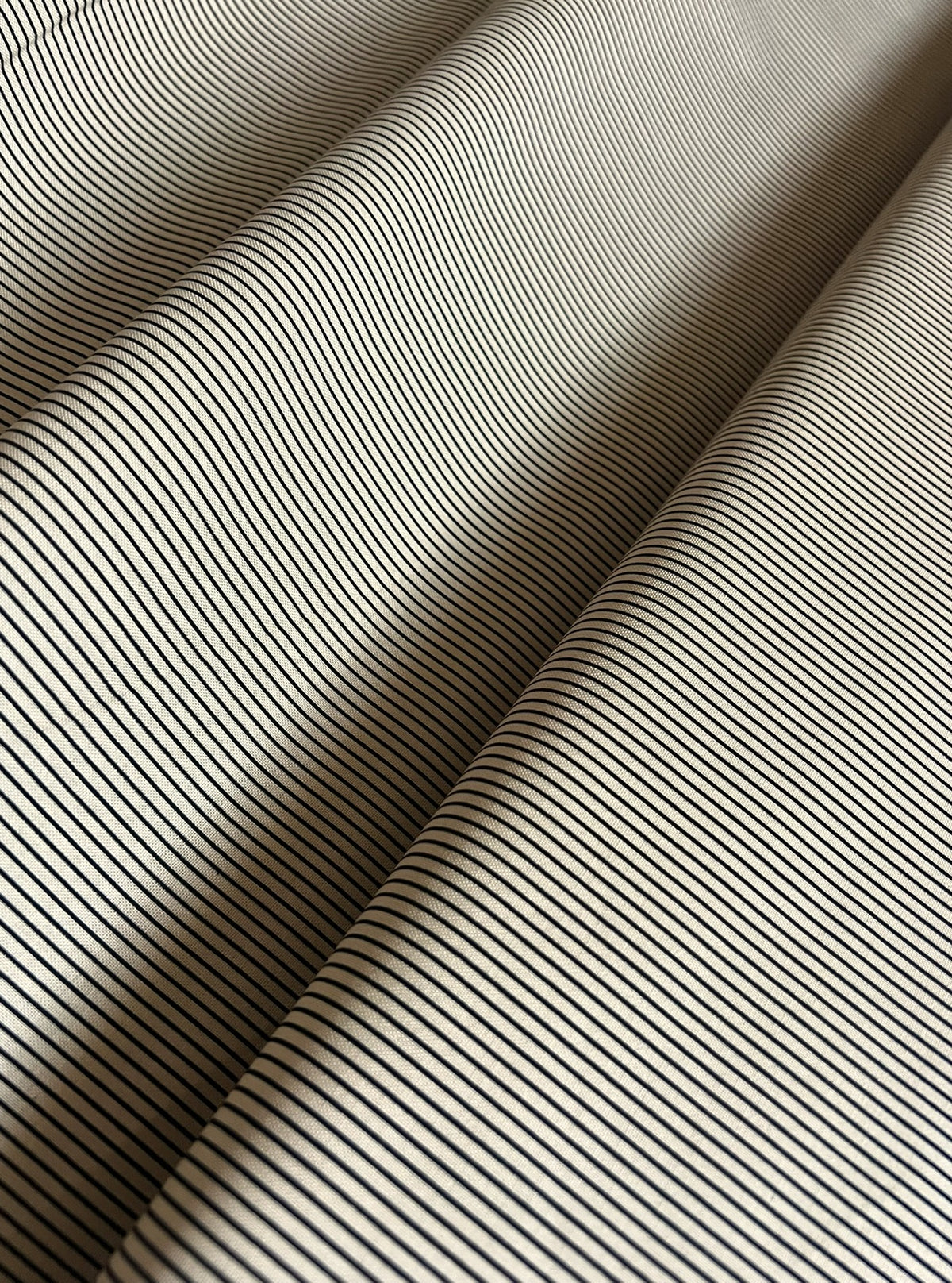 Makower Madison Manor - Thin Stripe cream
