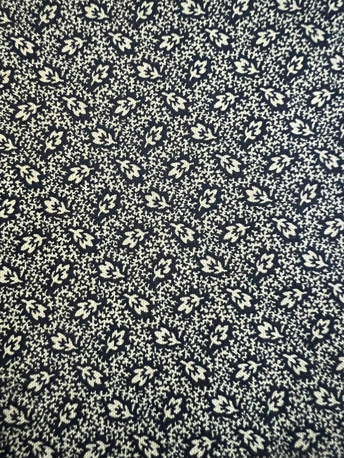 Makower Madison Manor - Tossed Flower black
