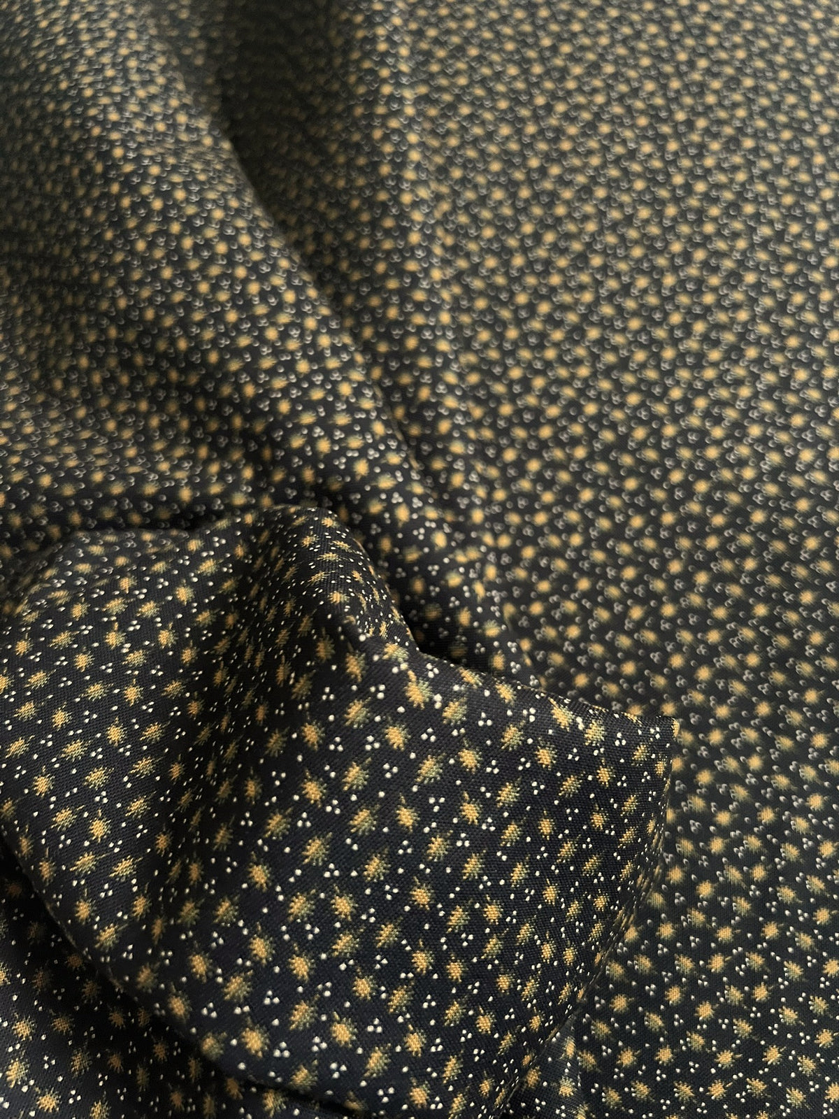 Makower Madison Manor - Tossed Leaf black