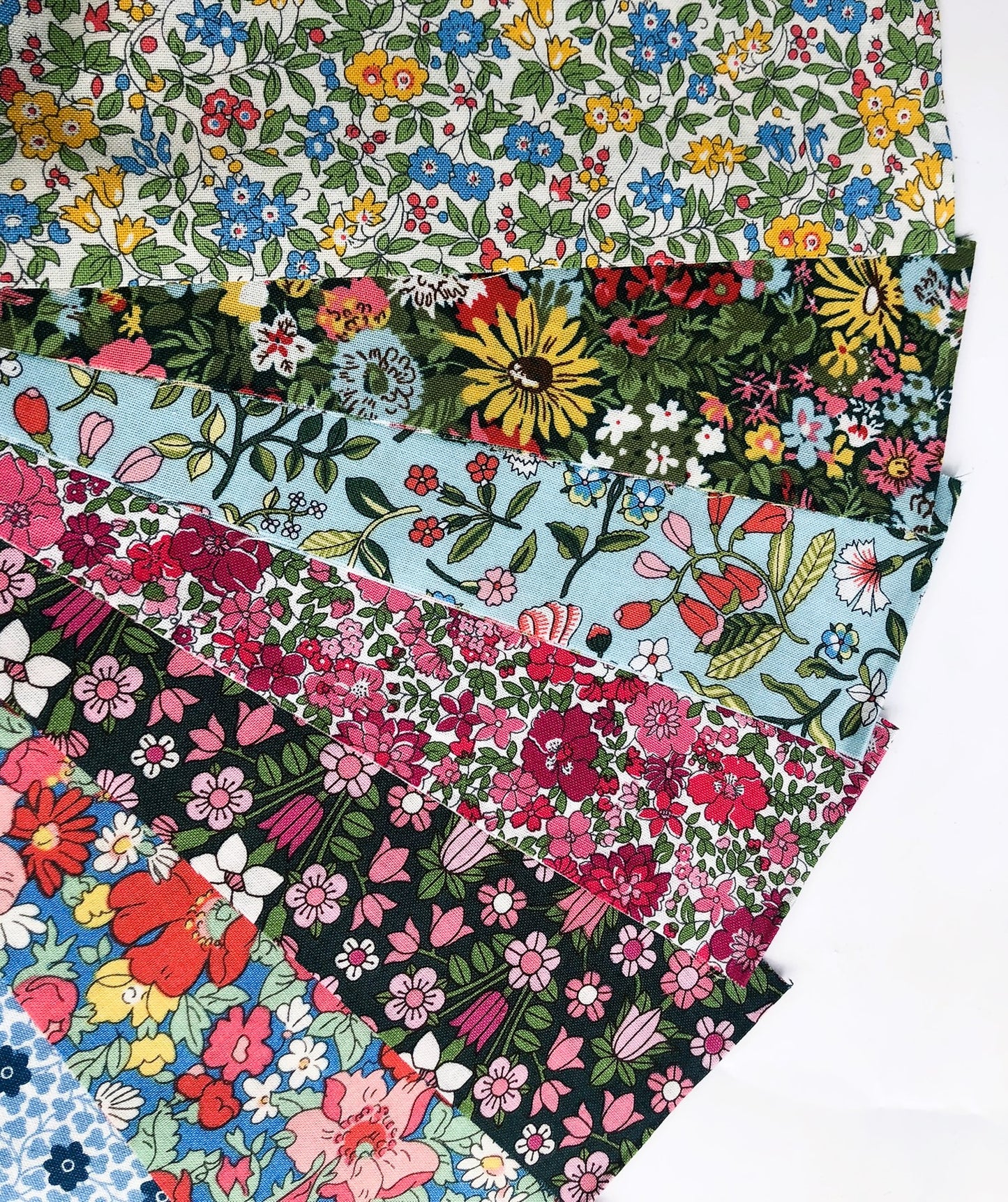 Liberty Quilting Cotton Jelly Roll - 15 Flower Show Midsummer fabrics