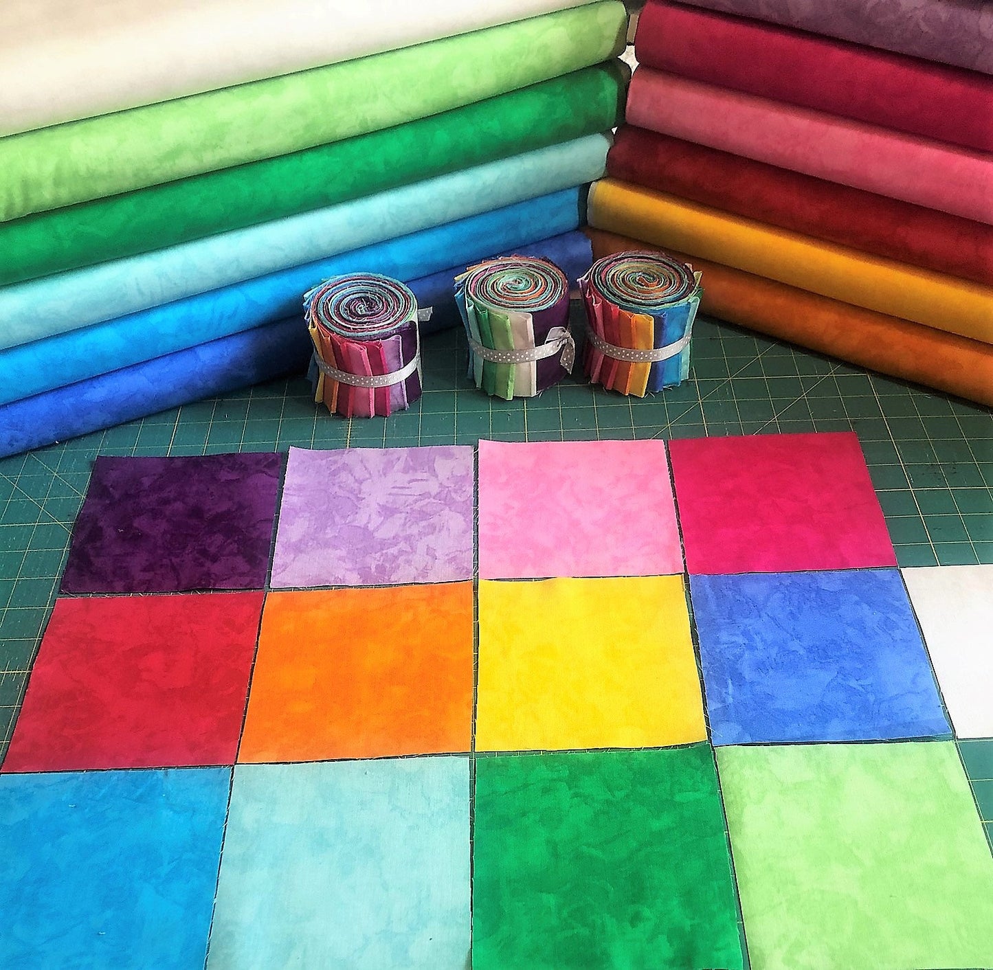 Charm Pack - Rainbow colours Michael Miller Krystal fabrics