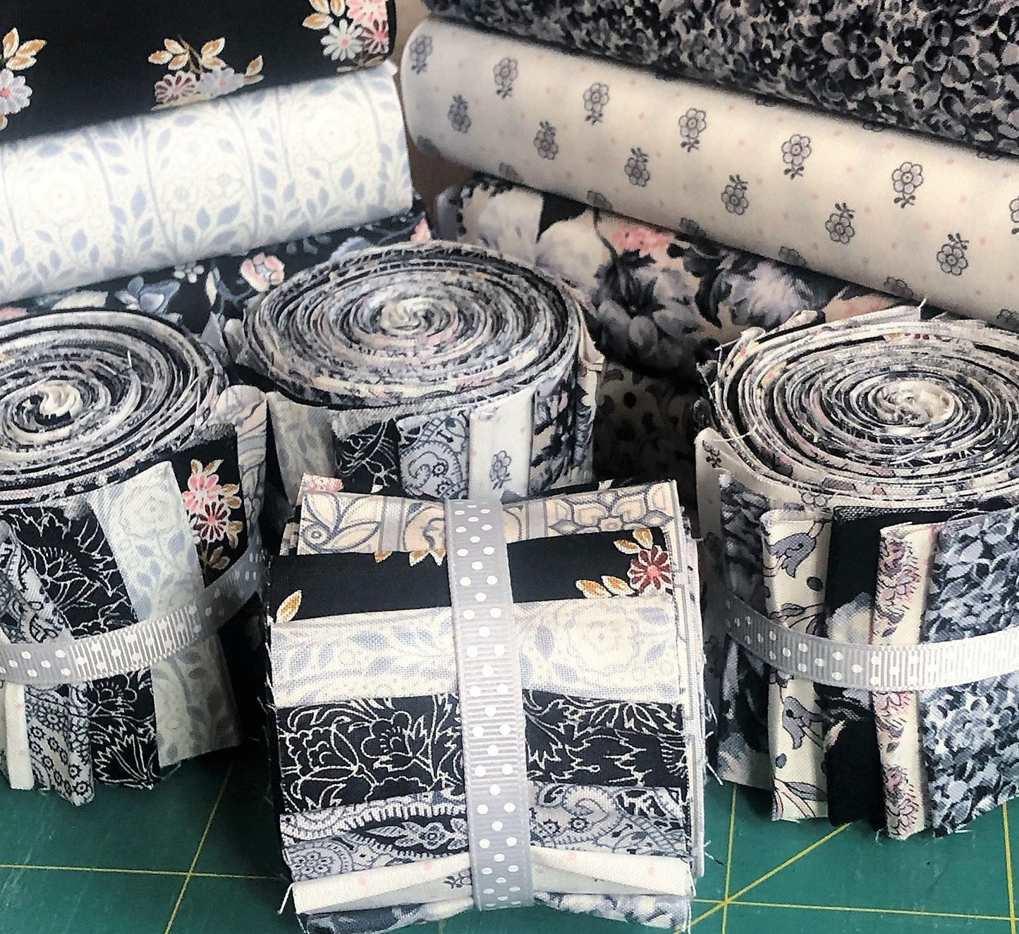 Jelly Roll Fabric Liberty quilting cotton - Emporium Collection
