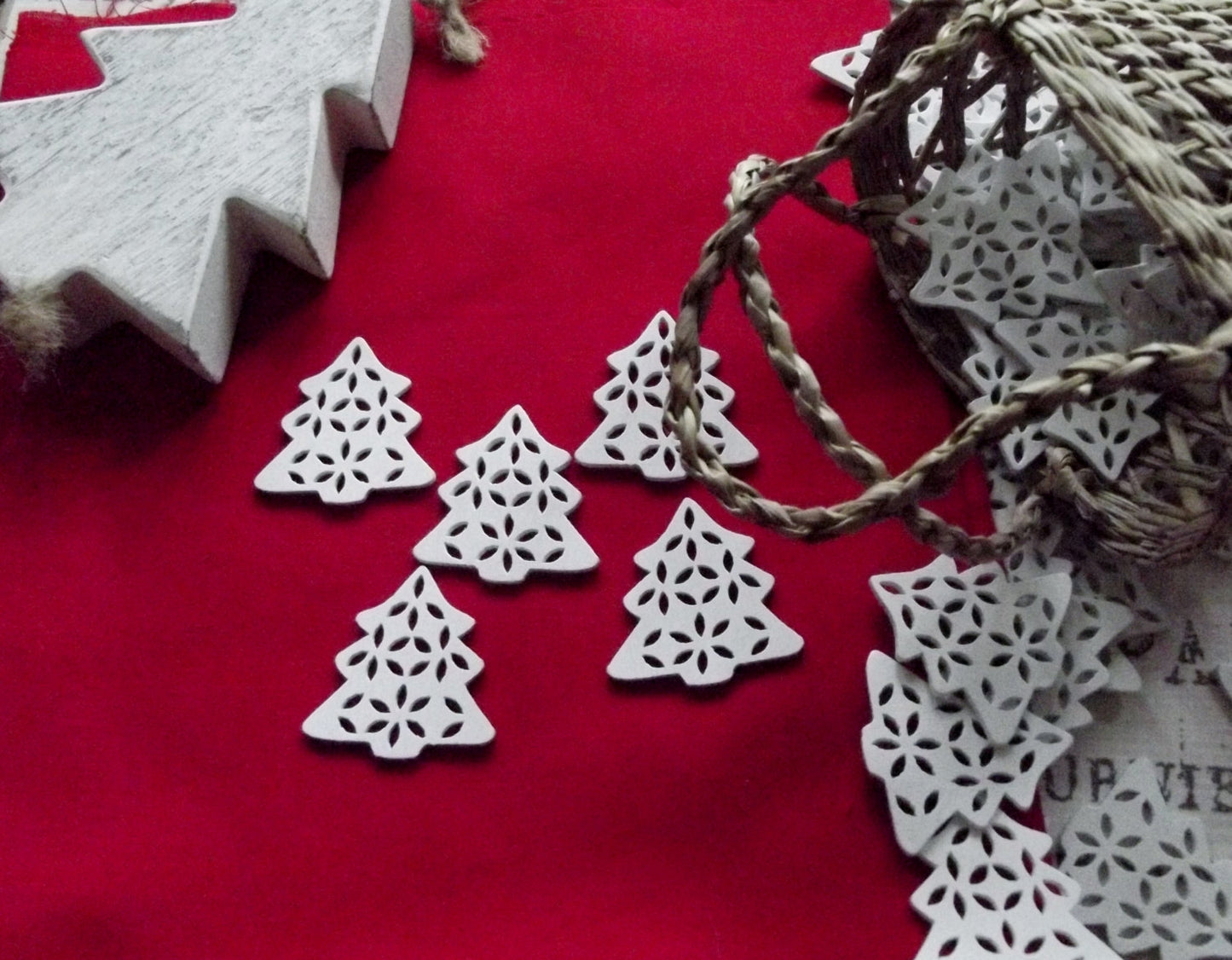Christmas Tree Novelty Buttons - Wooden Lace Design